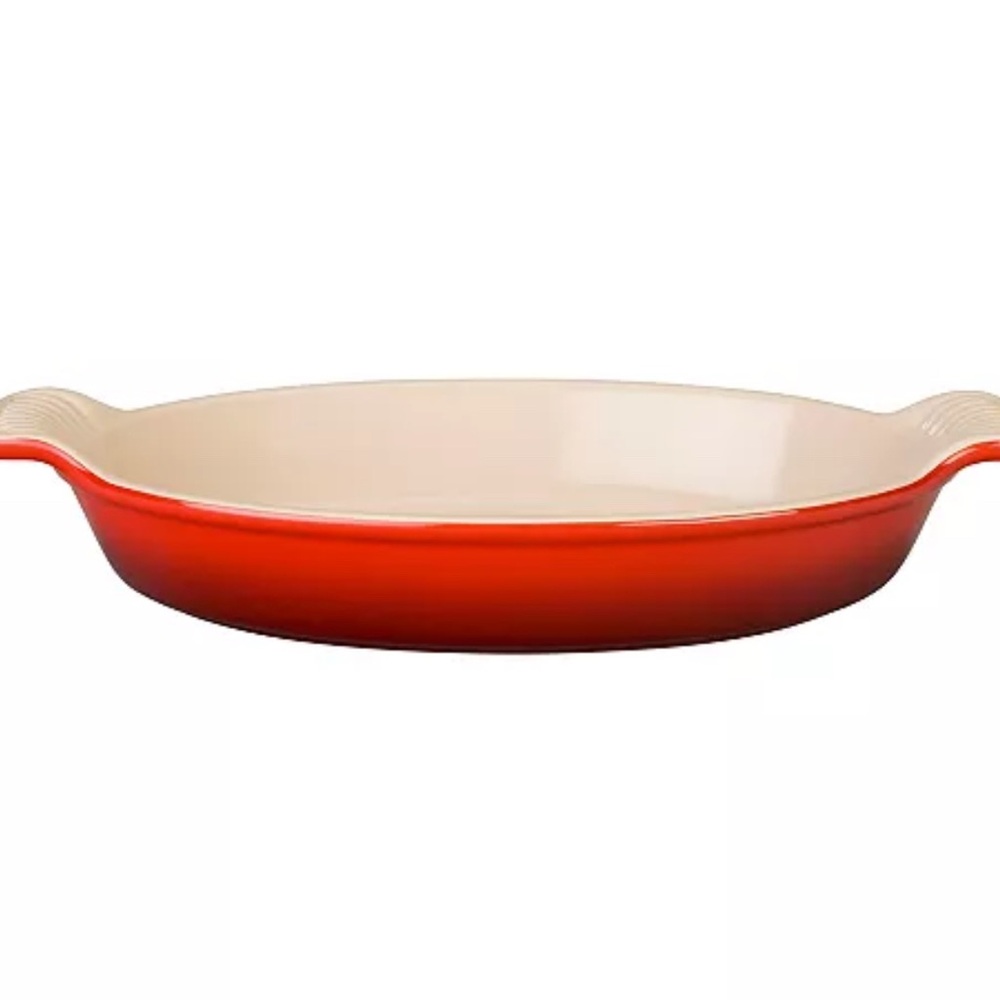 Le Creuset Cerise Oval Baking Dish